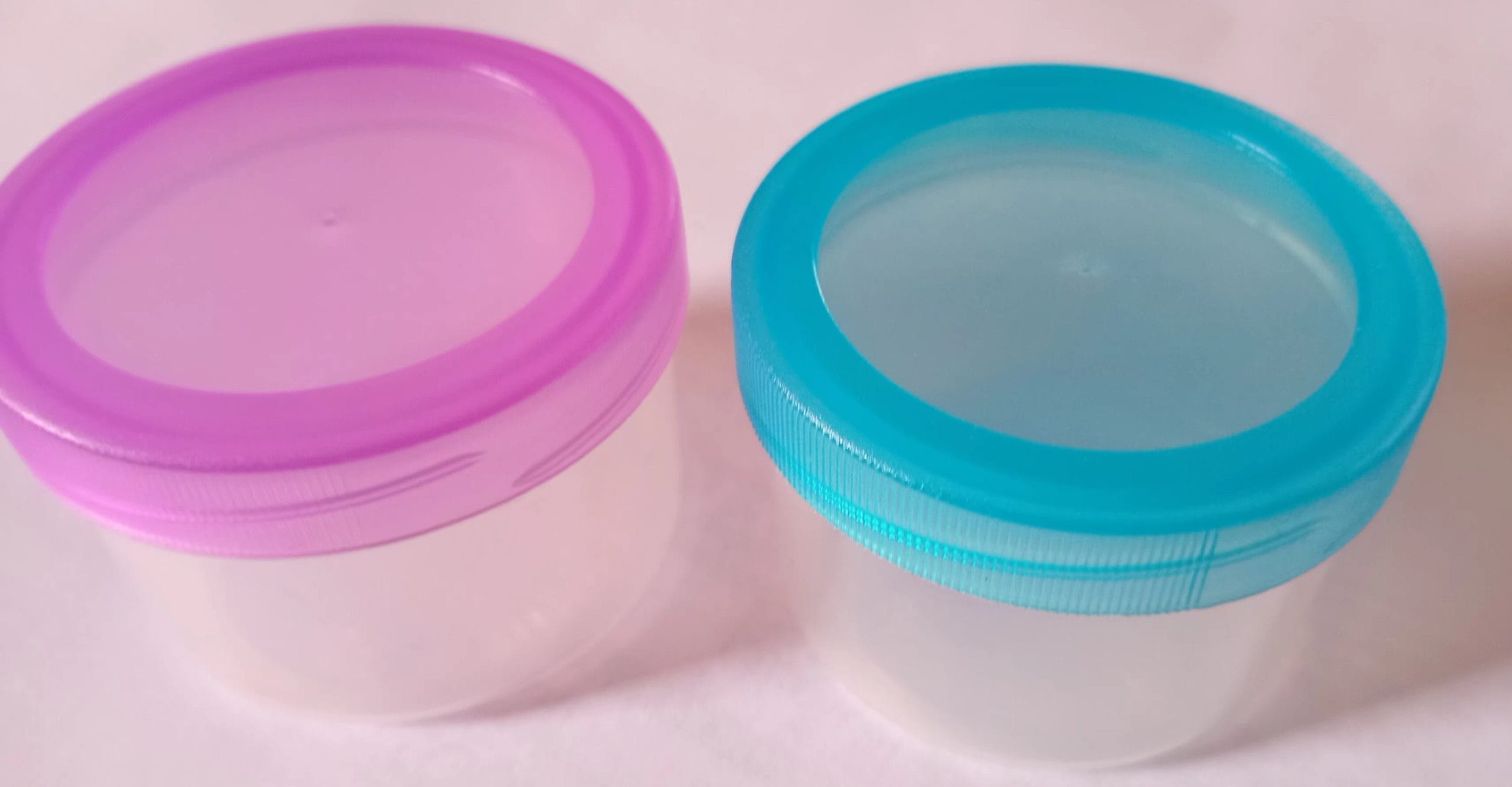 Sample/Cosmetic Round Container w Lid